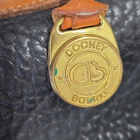 Vintage Dooney & Bourke Black Leather Bucket Shoulder Bag - Picture 12 of 12